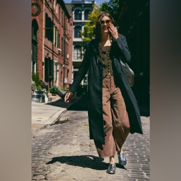 Free People Good Luck Cord Pants Chocolate Deep Mahogany Sz XS NEW Barrel Leg - Picture 3 of 5